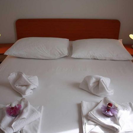 Villa Dvor Apartments Omis Bagian luar foto