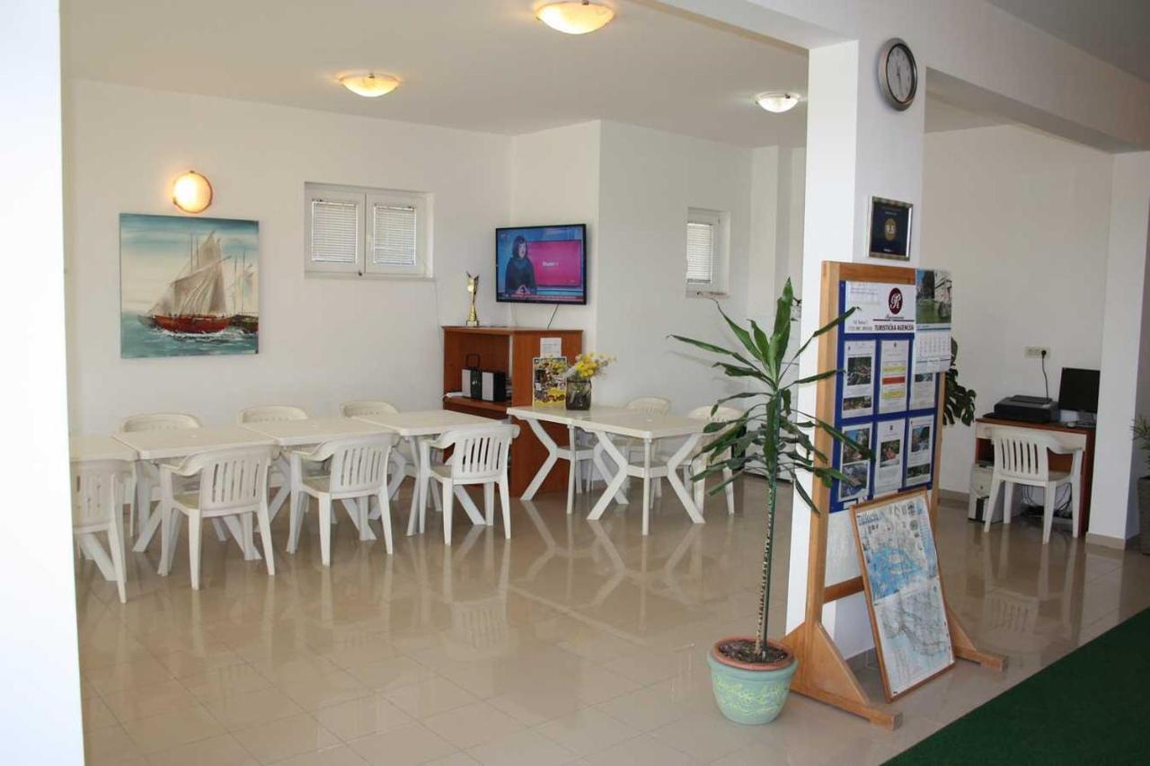 Villa Dvor Apartments Omis Bagian luar foto
