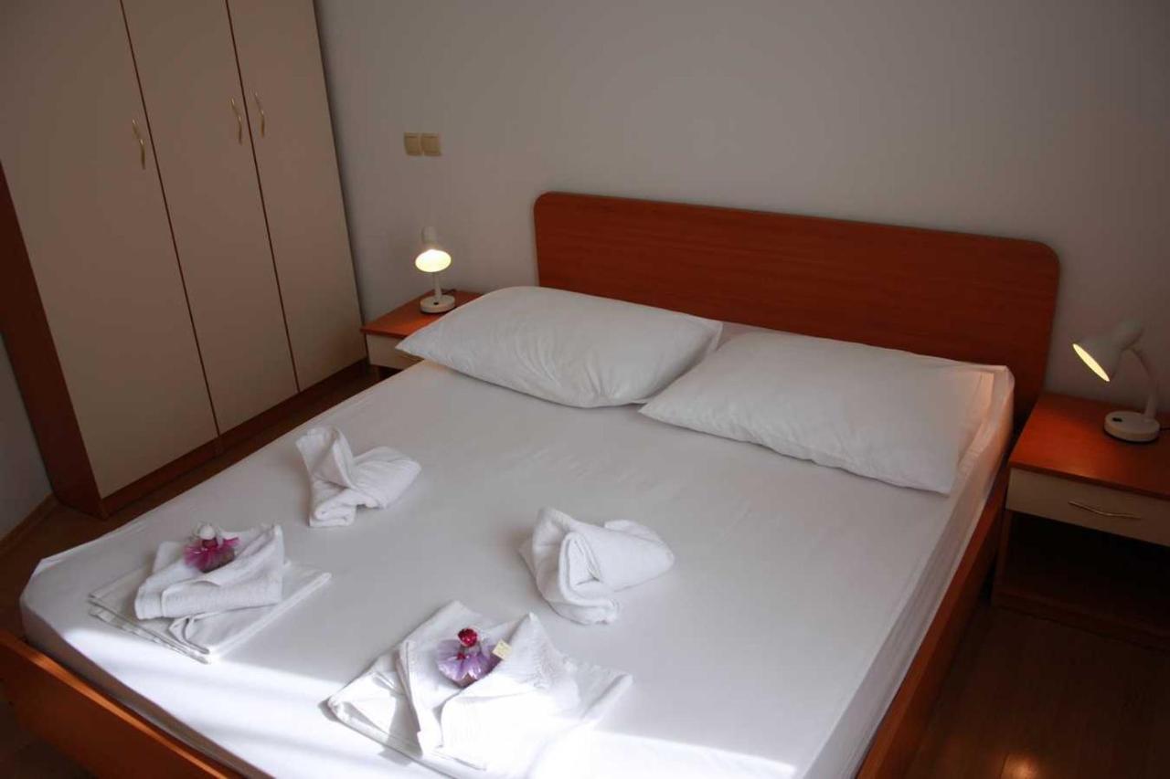 Villa Dvor Apartments Omis Bagian luar foto