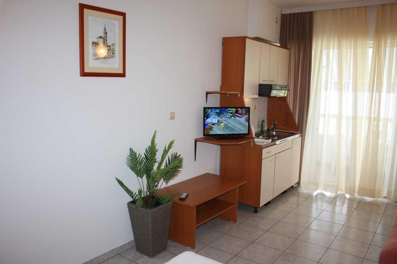 Villa Dvor Apartments Omis Bagian luar foto
